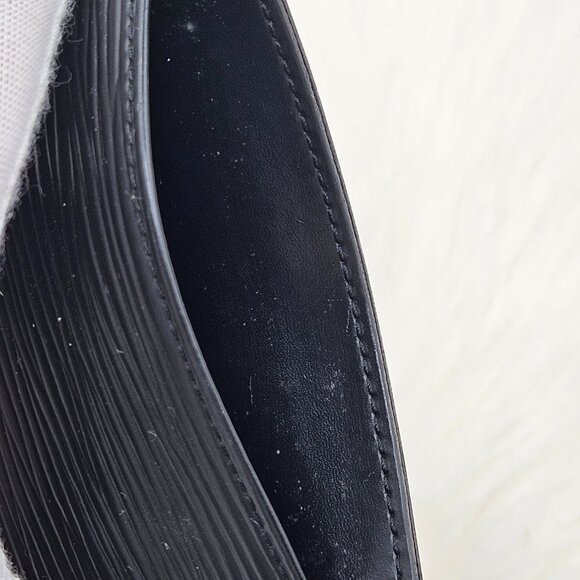 Louis Vuitton  Black Epi Compact Cardholder - Picture 10 of 13